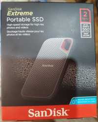 Външен SSD SanDisk 2TB Extreme Portable