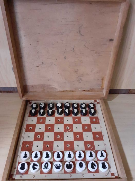 Joc de sah miniatura