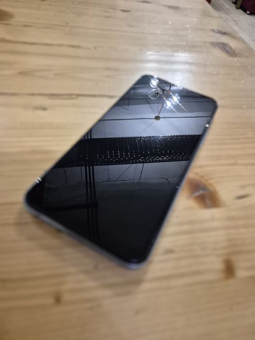 Продам смартфон Vivo y21