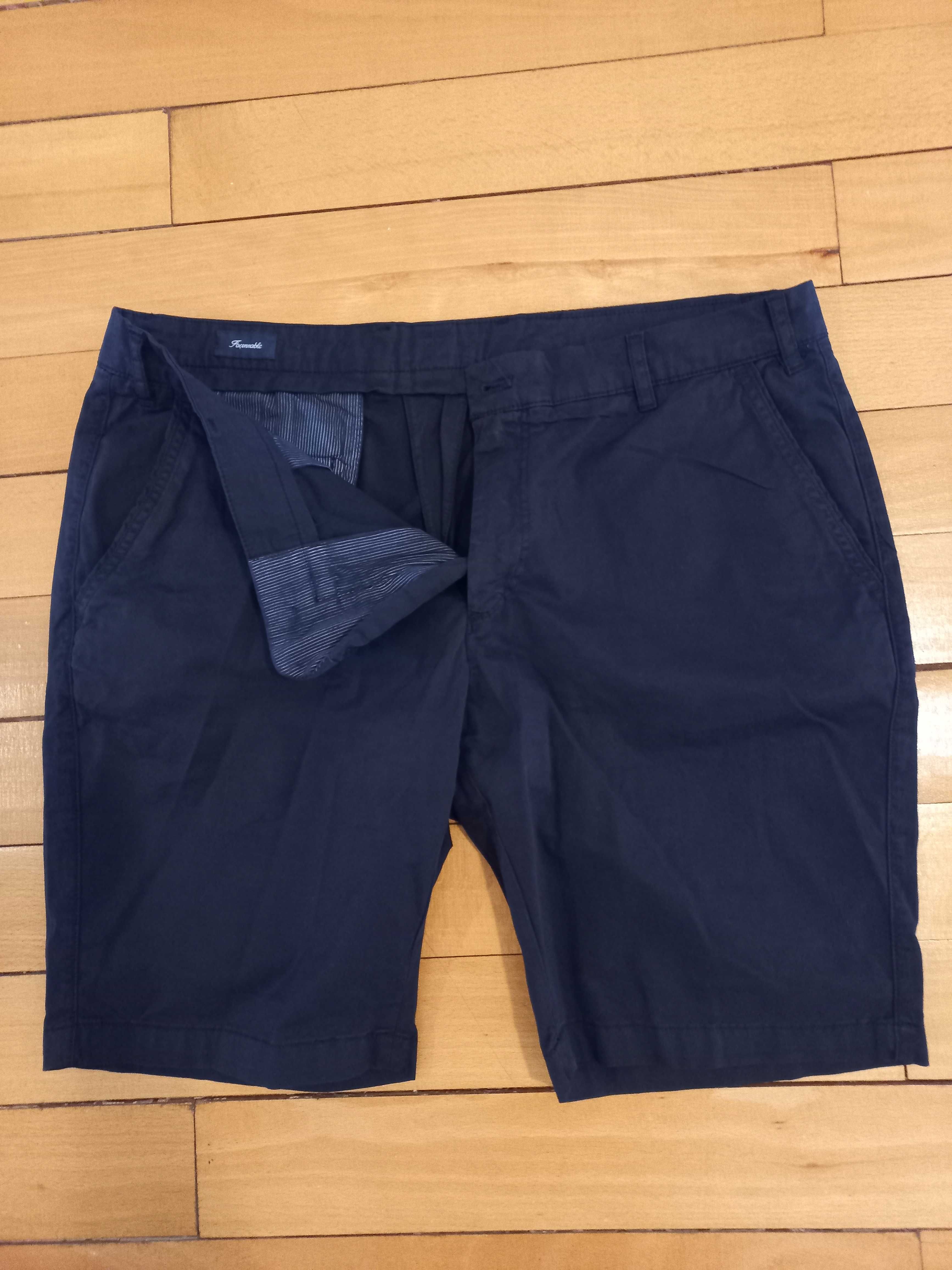 Pantaloni scurti FACONNABLE marime XL