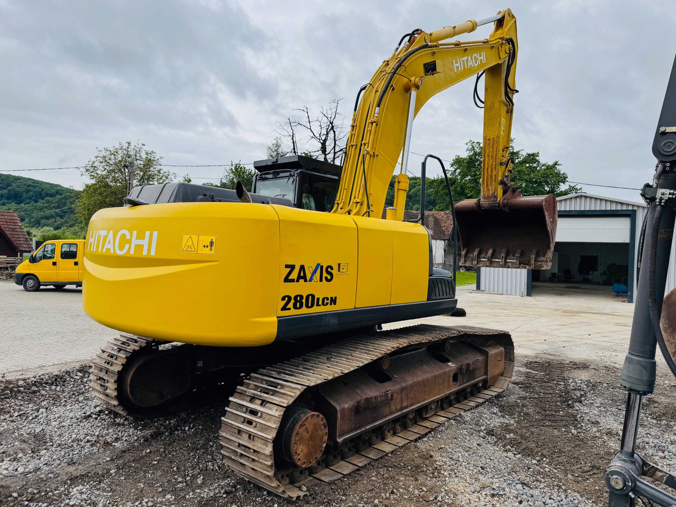Excavator pe senile Hitachi ZX 280 LCN, an 2006, 30 t, cupa sapat 2mc