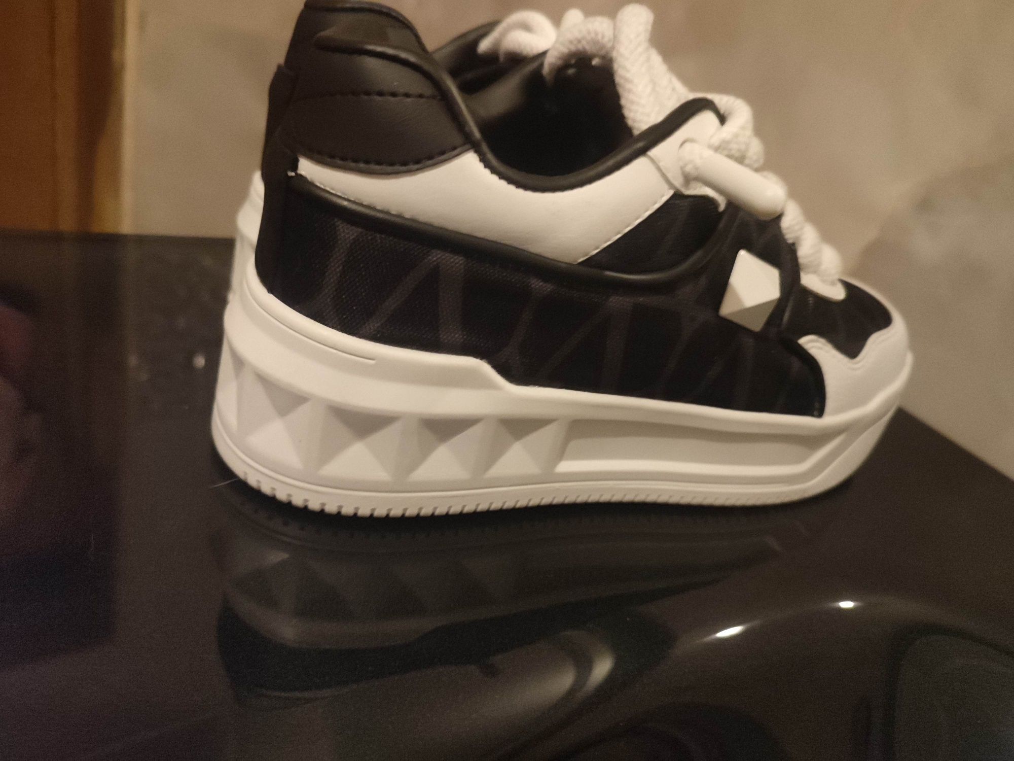 Adidasi  Valentino Garavani Premium