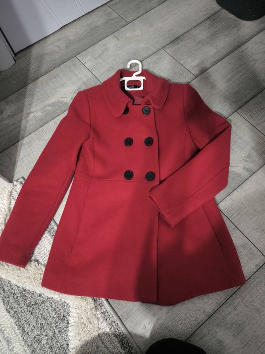 Дамско палто в червено с-м размер