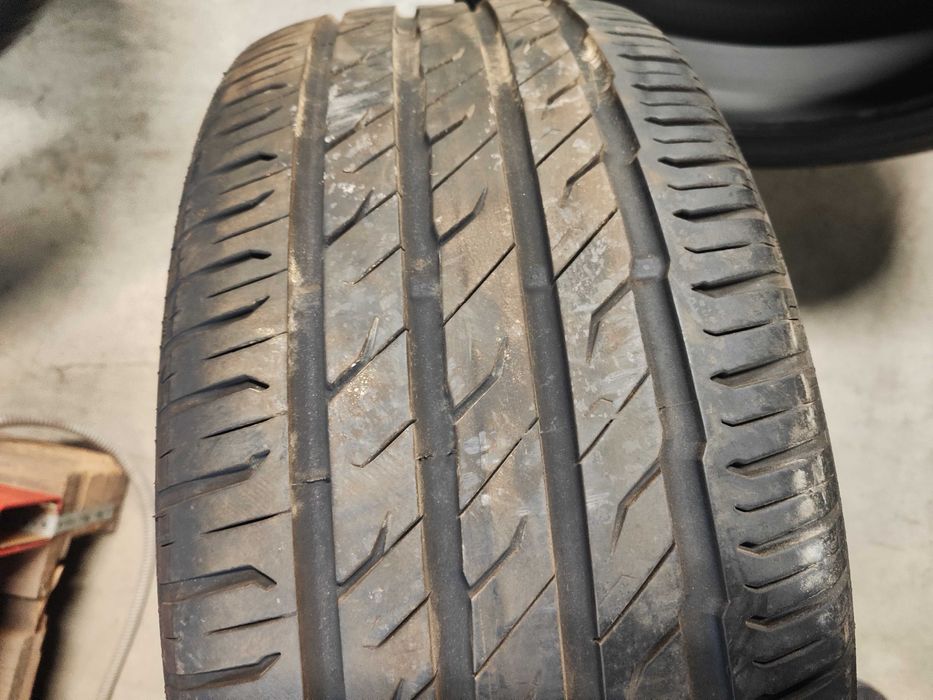 2бр.летни гуми 235/45/18 Semperit