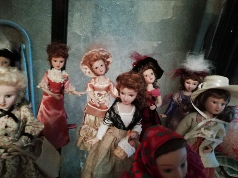 Продам коллекцию фарфоровые кукол