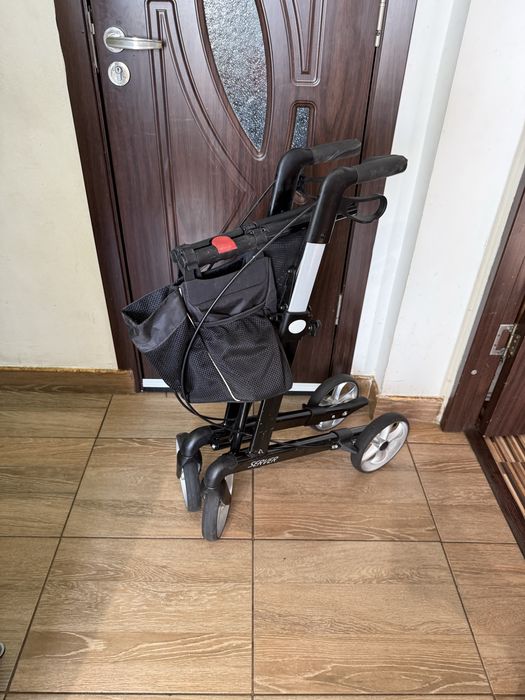Cadru rulant rollator batrani handicap dizabilitati (ca nou)