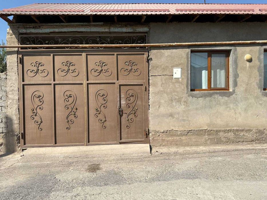 Қибрай марказида уй сотилади