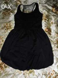 Малка черна рокля балон