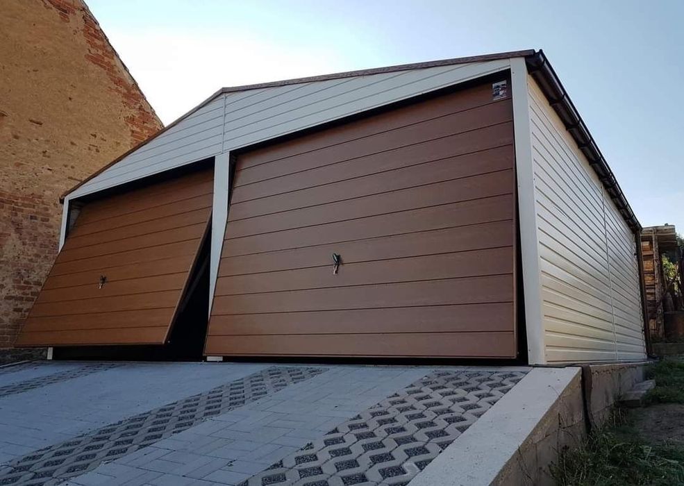 Garaje din panouri sandwich