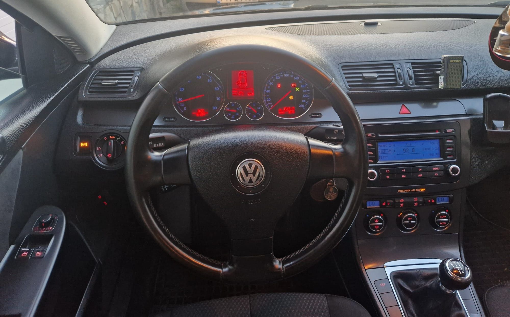 VW Passat 1.6 benzina, 100000km reali, impecabila
