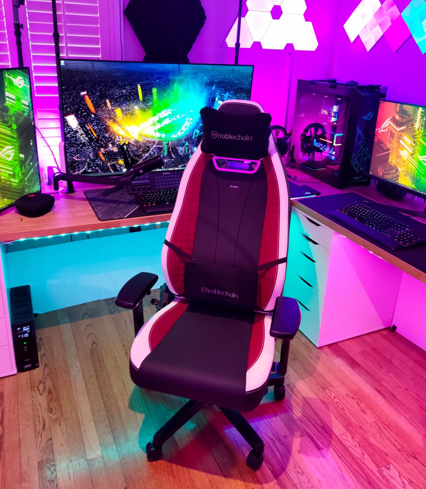 noblechairs • Legend Black Red White кресло офисное игровое Германия