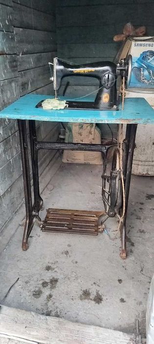 Швейная машинка ПМЗ ножная