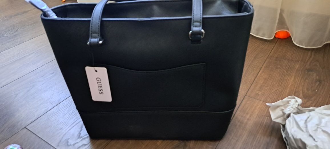 Нова оригинална чанта GUESS
