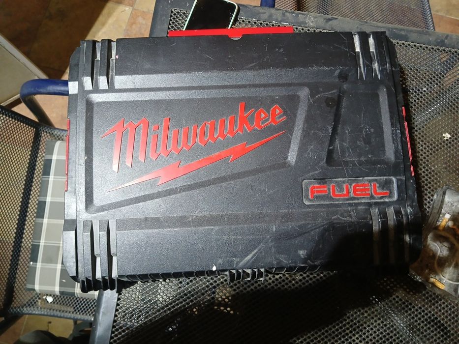 Filetantă brushless MILWAUKEE 12V-4A funcțional perfect
