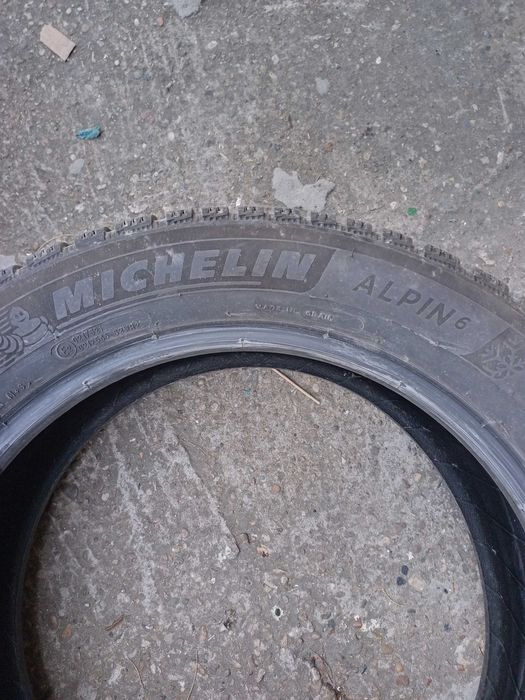 Зимни гуми 215/55/17 Мишелин Алпин 6