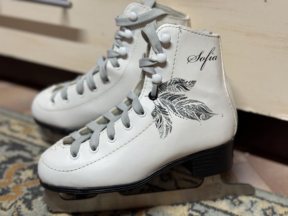 Продам фигурные Коньки