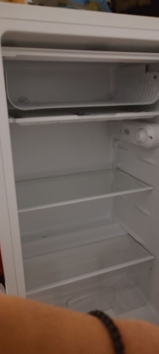 Vând frigider albatros Nou