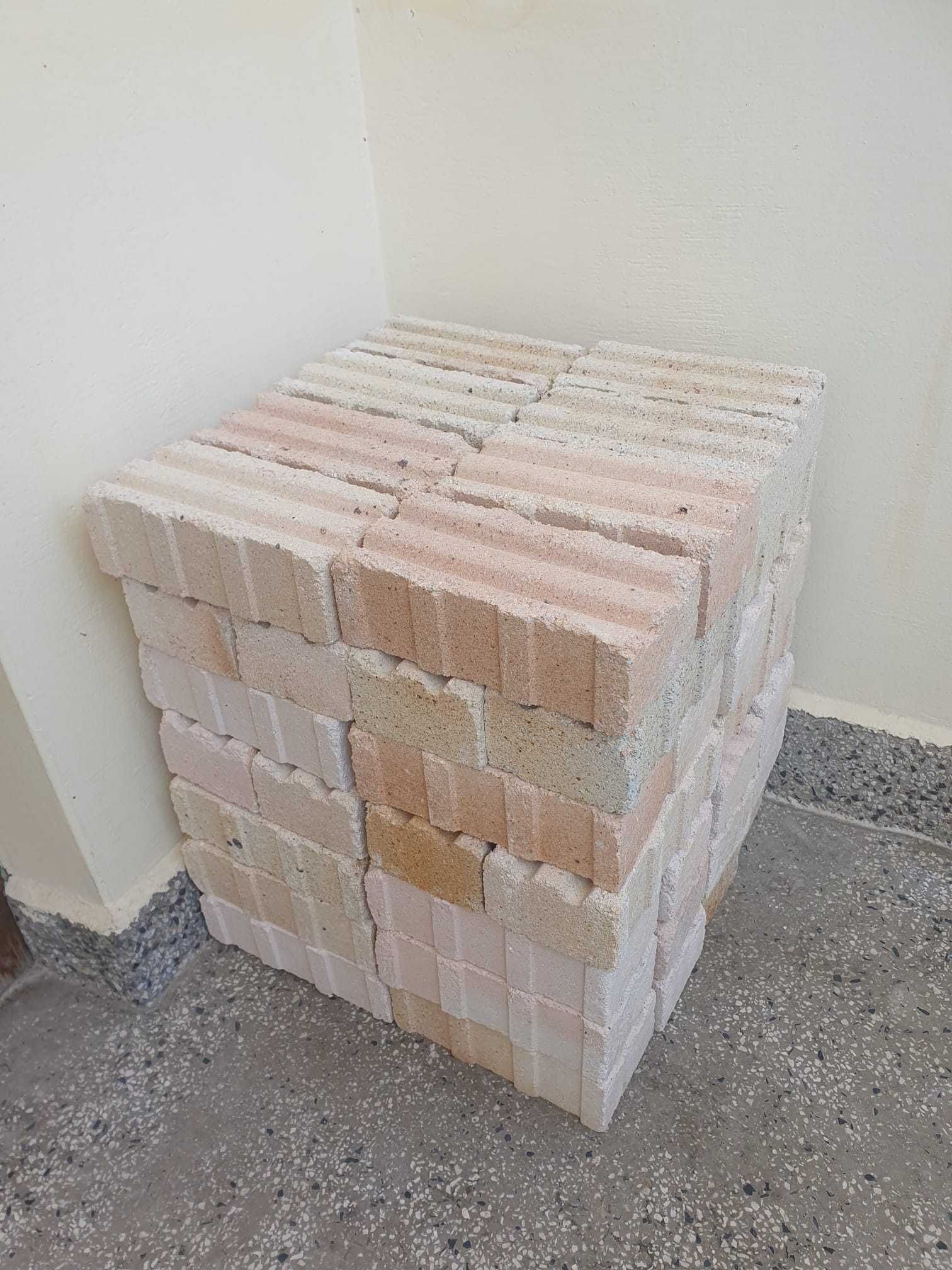 огнеупорни тухли 48 бр.
