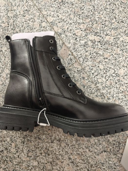 Bocanci dama Geox noi  cu eticheta 39