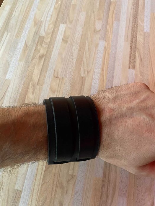 Bratara de piele barbateasca