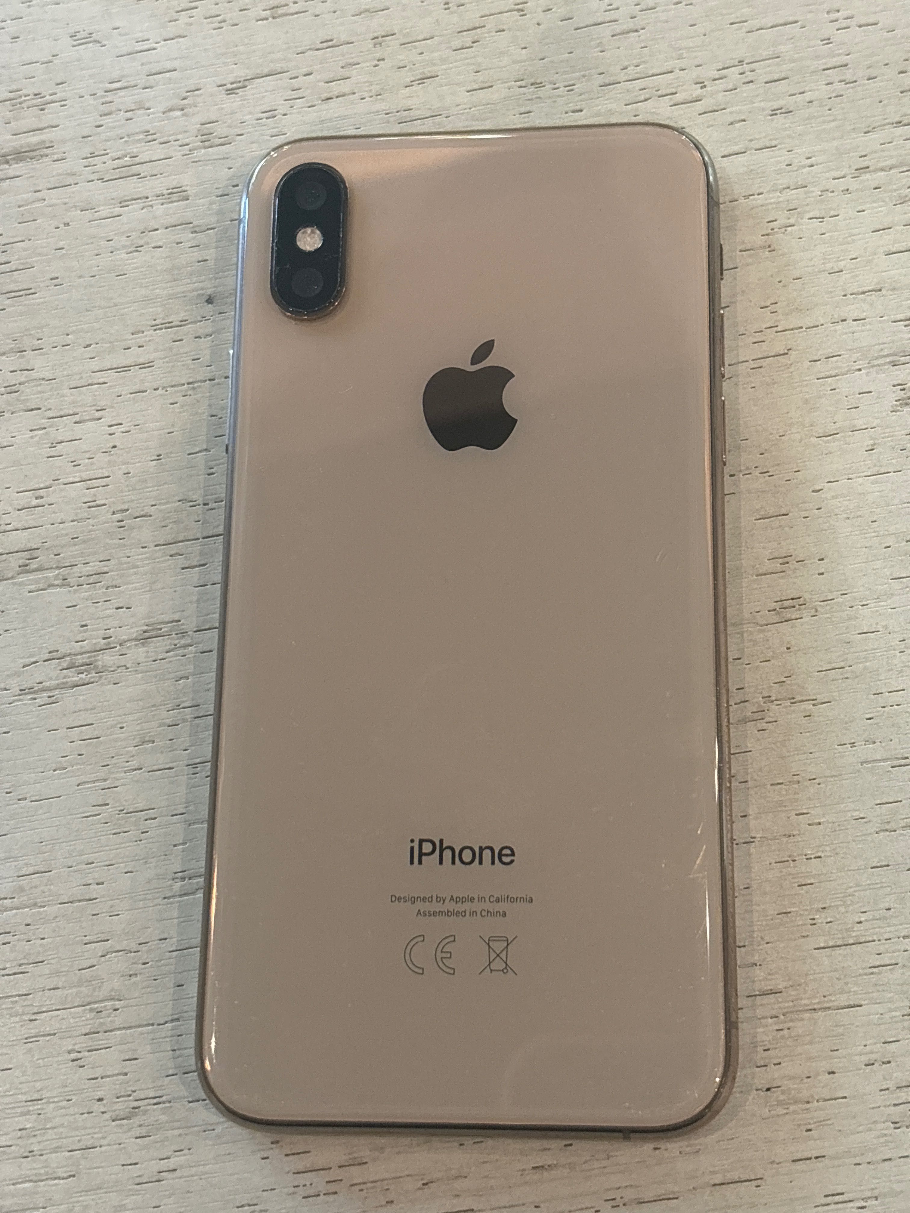 • iPhone XS 64GB GOLD + подарък - 4 калъфа •