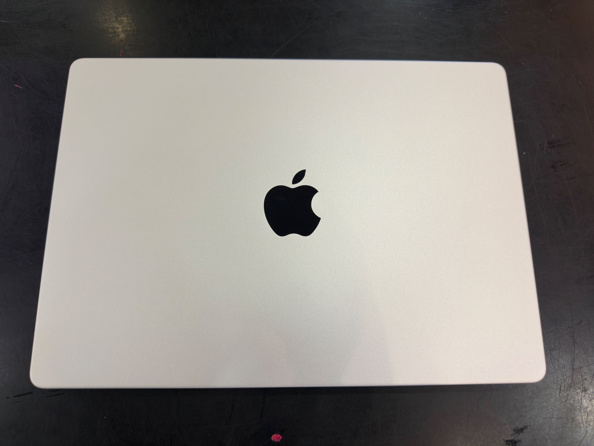 Apple MacBook Pro M1 Pro 14 (512GB SSD, 16GB) лаптоп
