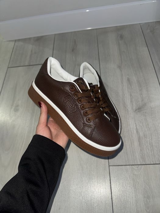 Продам кроссовку Нурсачи размер 37, новый размер не подошел,