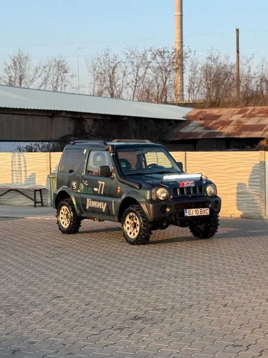 Vând Suzuki Jimny