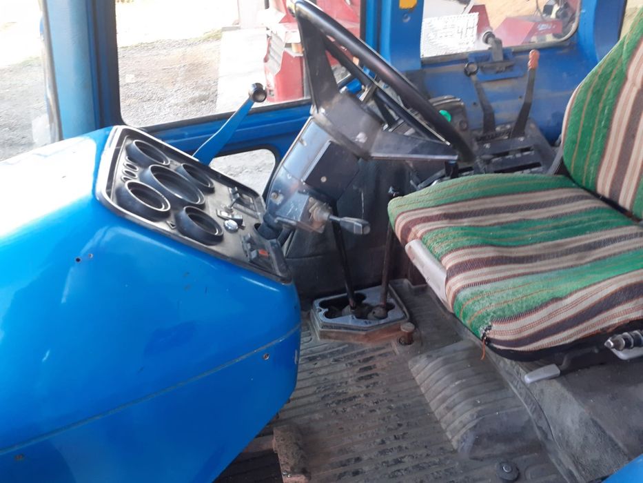 Vând tractor Ford New Holland 7910