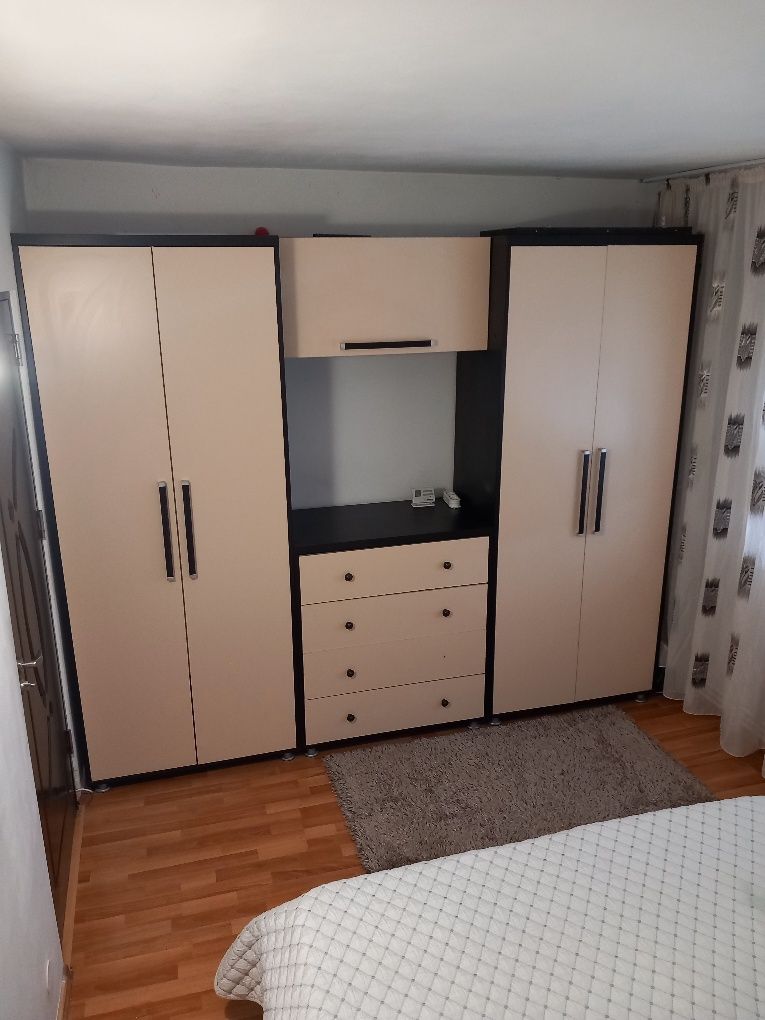 Proprietar vand apartament 2 camere/ liber /etaj2/spațios/centrala/AC
