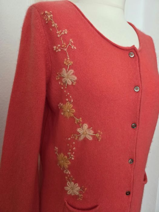 Pulover casmir+cadou Avon