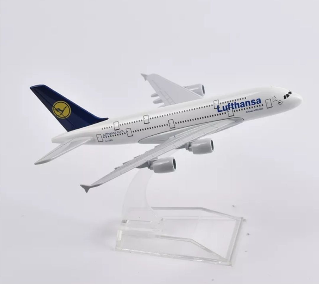 Macheta avion Lufthansa Airbus 380 /  metal / 16 cm / cadou
