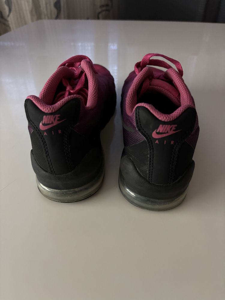 Маратонки Nike 35,5 номер