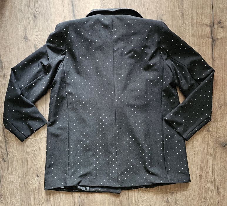 Дамско сако с камъни