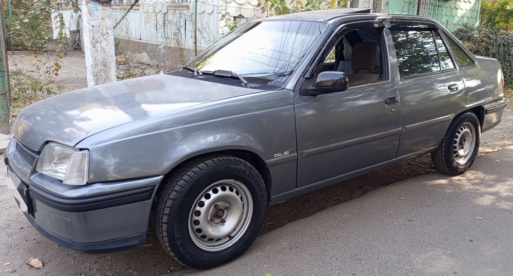 Продам Опель кадетт в хорошем состоянии