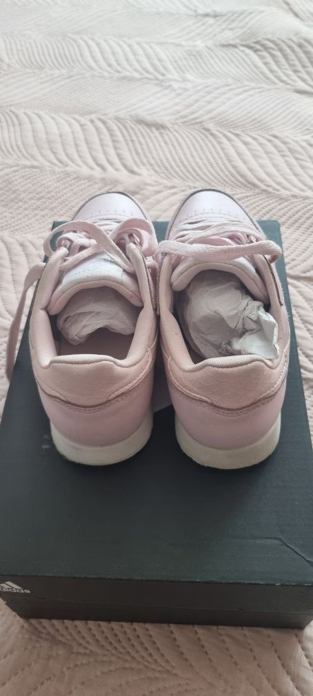 Кожени маратонки Reebok за момиче - номер 31
