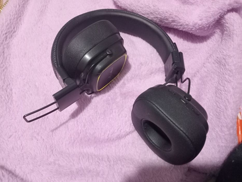 Продам наушники 2500