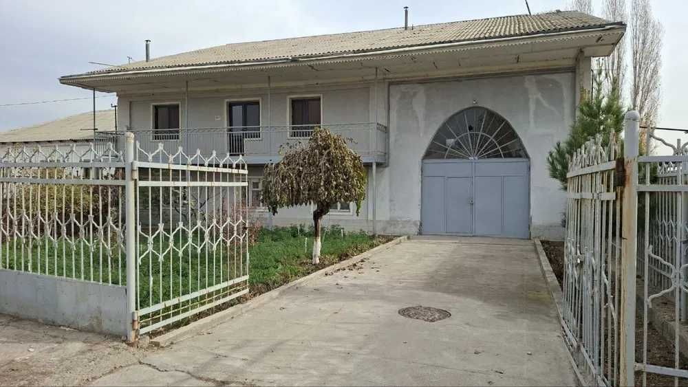 Срочно сдается дом 5 остановок от FOOD CITY.Уратачирчикский район.