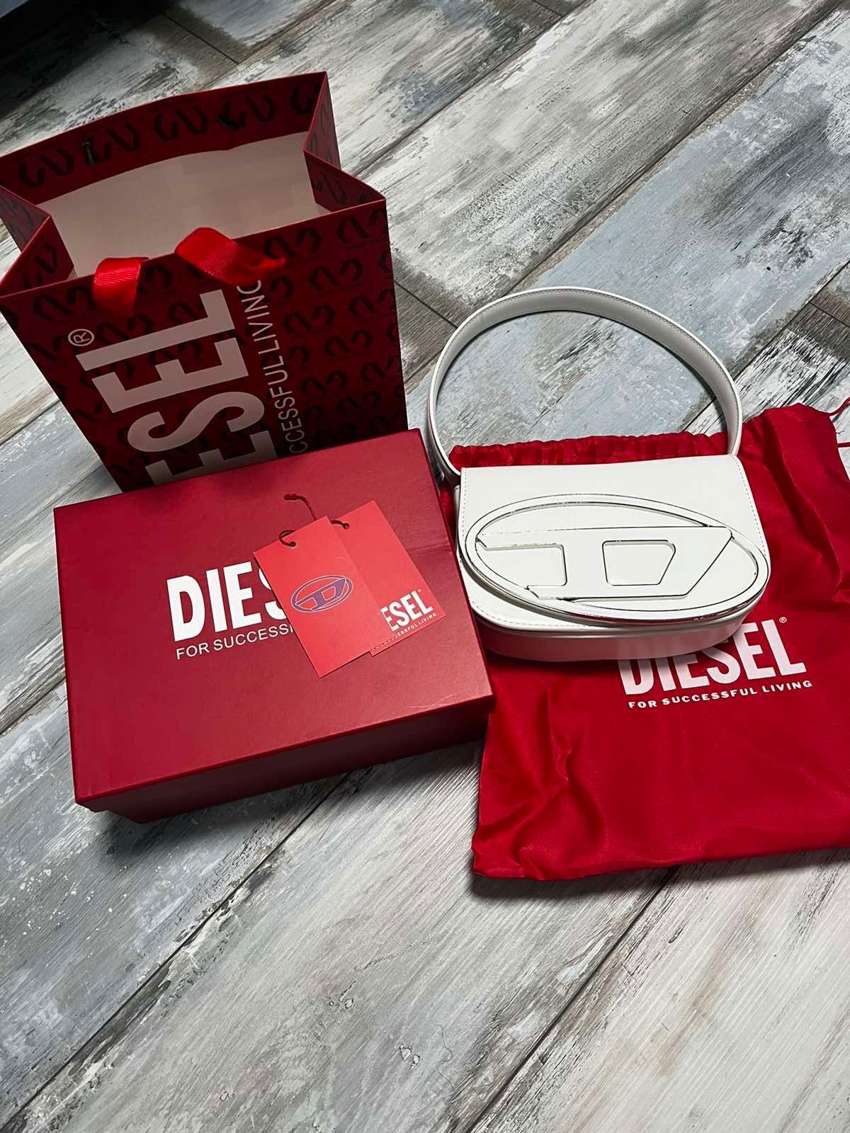 Diesel дамска чанта бяла