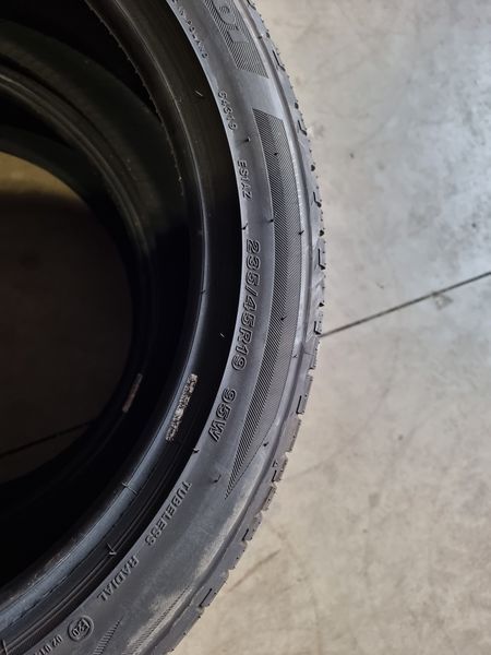 235/45/19 BRIDGESTONE 2бр