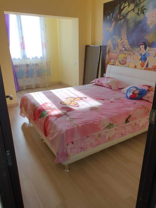 Vand apartament 4 camere zona Spitalul Judetean