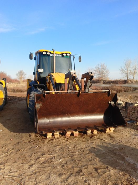 JCB екискаватир пагрузчик