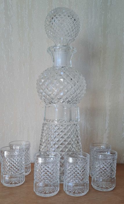 Сервиз от 2 вида кристални чаши с кана