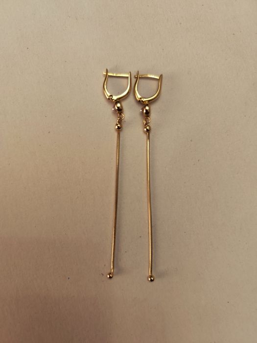 Pereche cercei aur 14 karate cu fir, 2.72 grame, stare foarte bună