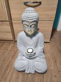 Статуя на Буда със соларна лампа