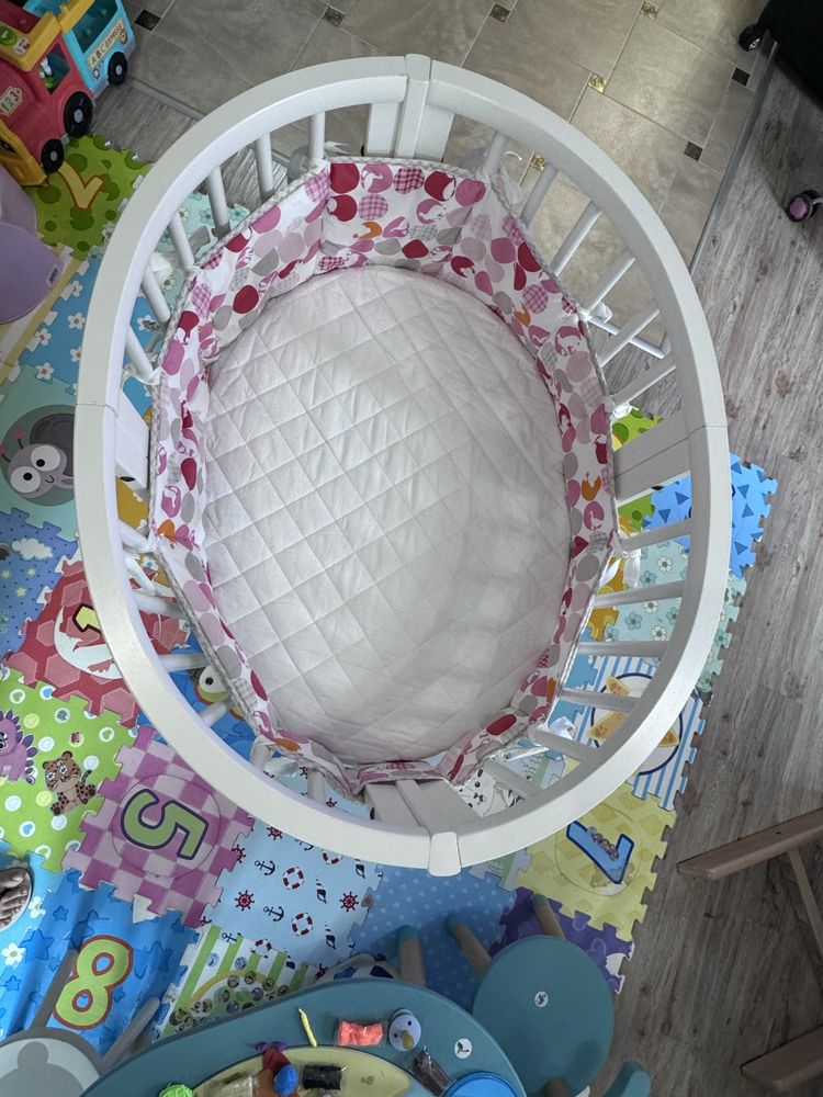 Stokke mini v3 с матрак, обиколник и чаршафи