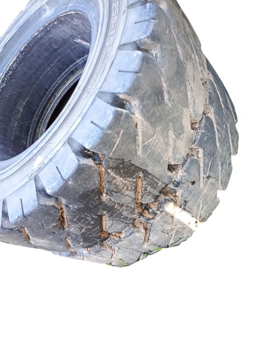 Vând anvelope pline pt stivuitor  uzate(unele foarte puțin)