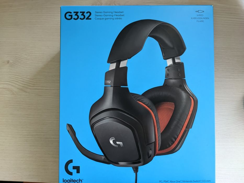 Конзола Xbox One S 1 TB +слушалки Logitech,зарядна станция и контролер