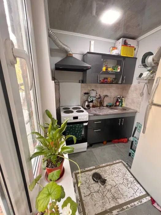 Срочно продаётся квартира 2/1/2 евроремонт 42 м². Спутник 9