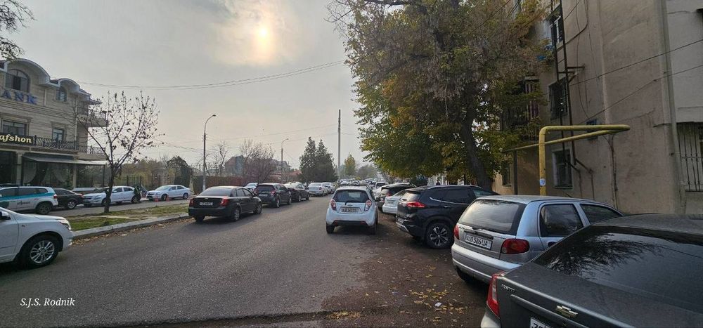 Продаётся квартира вдоль дороги под офис ТЦ Ривьера